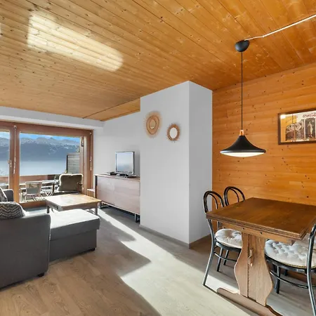 Gemeaux 104 Sur La Place Du Village A *