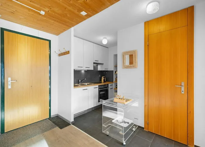 Gemeaux 104 Sur La Place Du Village A